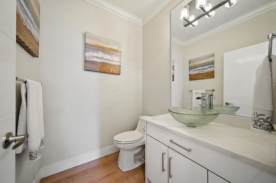 870 Browning Place North Vancouver, BC - 17