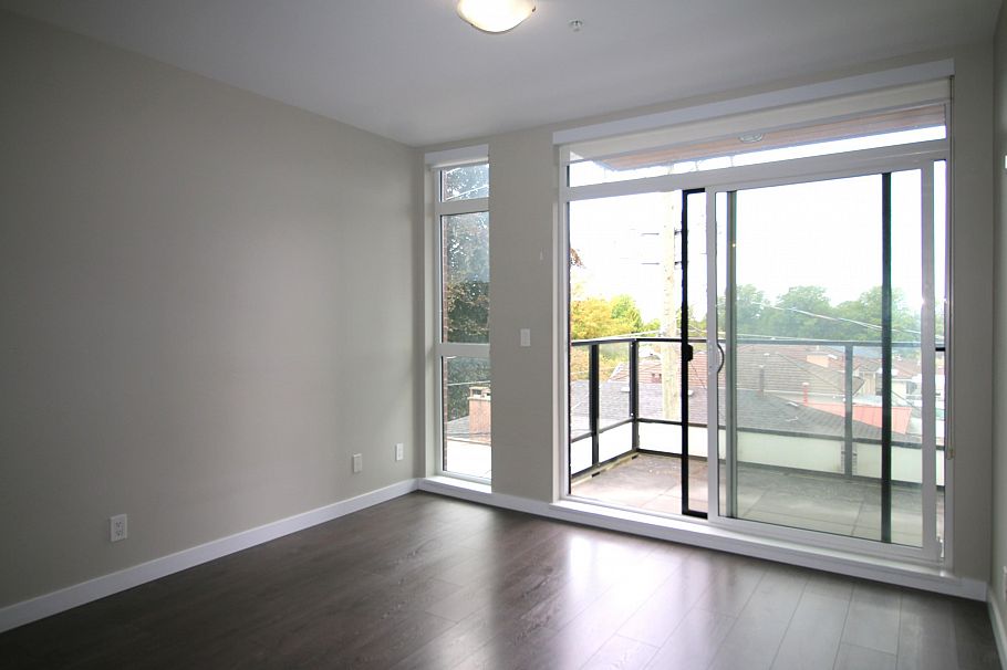 306 6555 Victoria Drive Vancouver, BC - 5