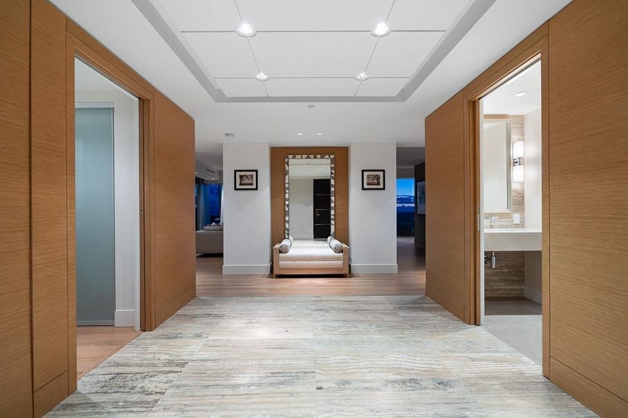 4601 667 Howe Street Vancouver, BC - 2