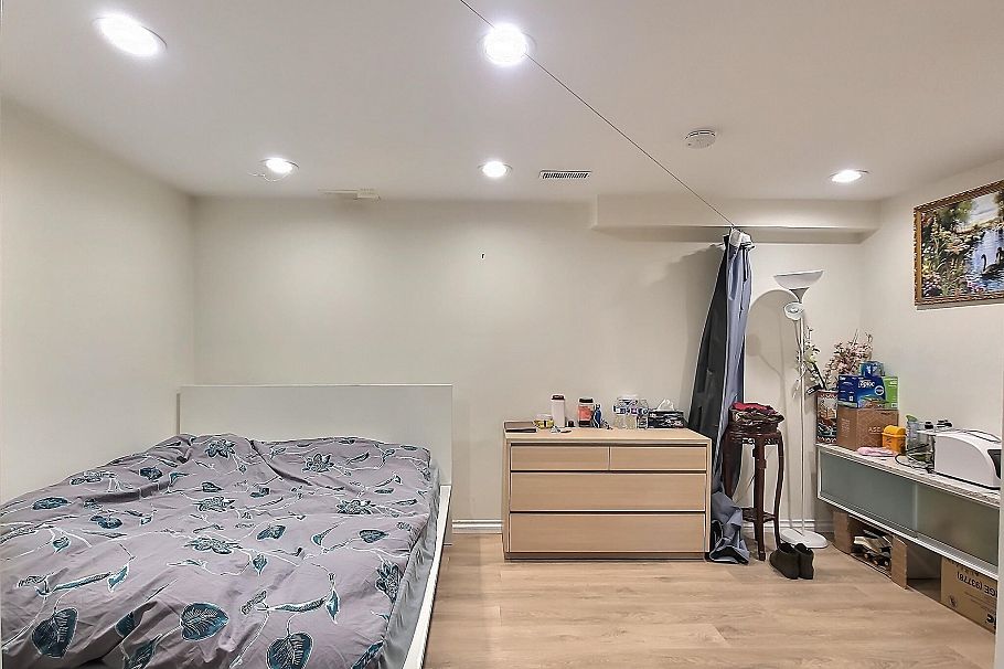 6878 Arlington Street Vancouver, BC - 12