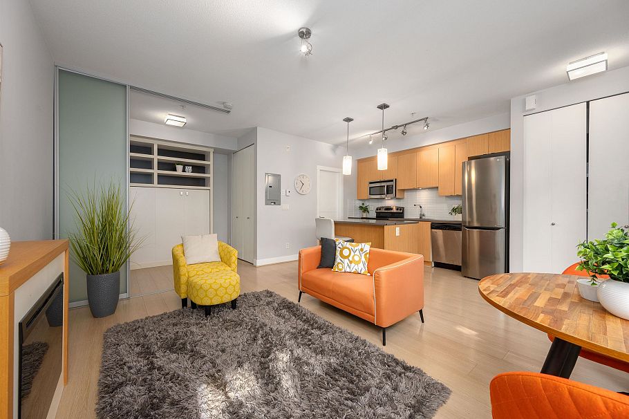 115 735 W 15th Street North Vancouver, BC - 6