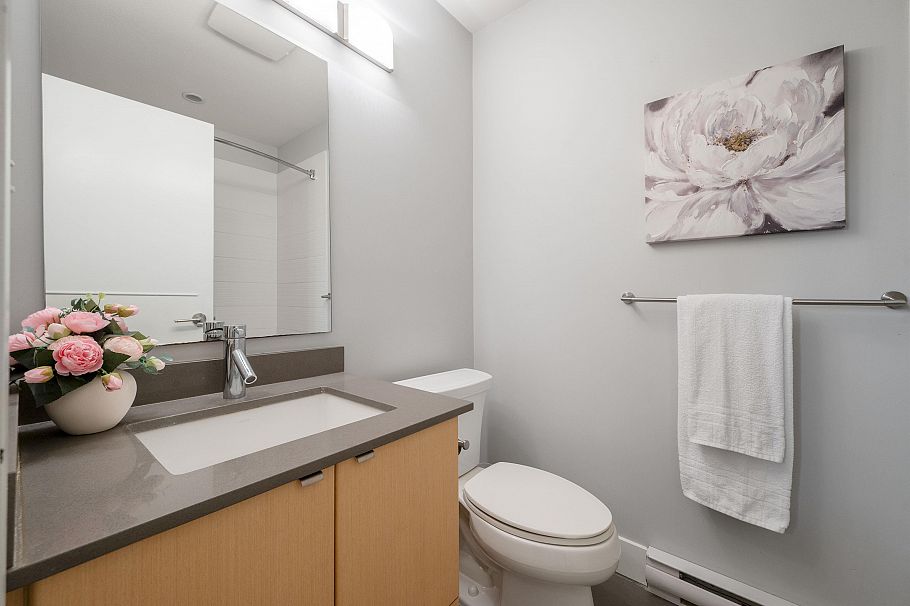 115 735 W 15th Street North Vancouver, BC - 12