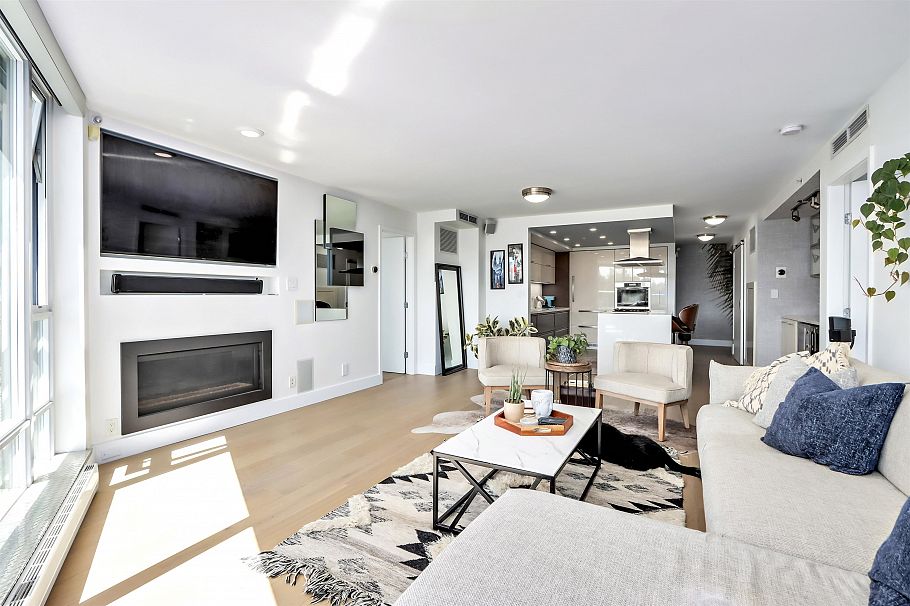 303 8 Smithe Mews Vancouver, BC - 5