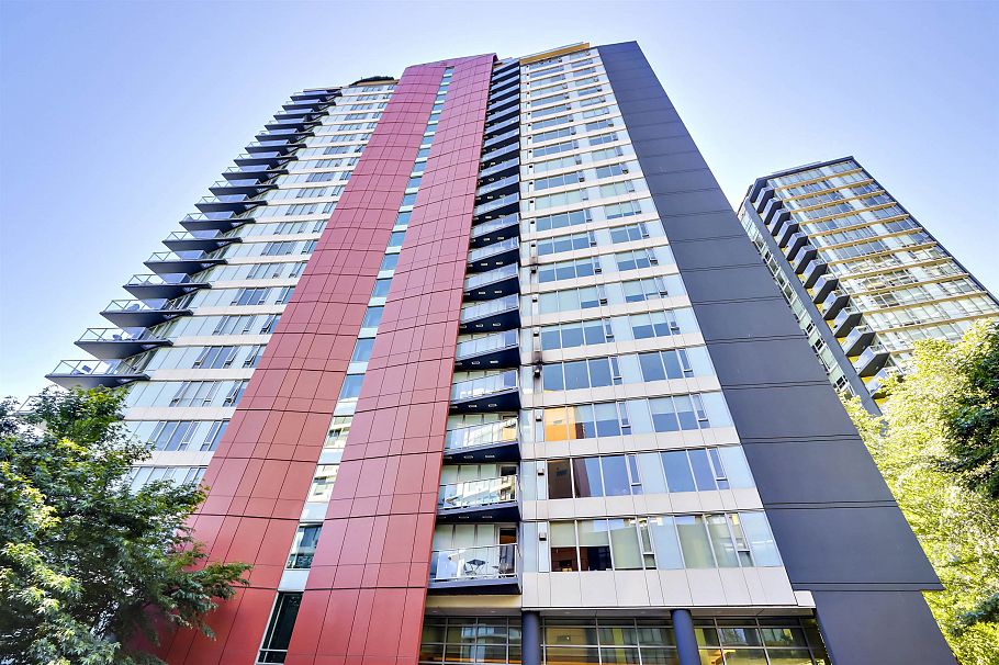 303 8 Smithe Mews Vancouver, BC - 24