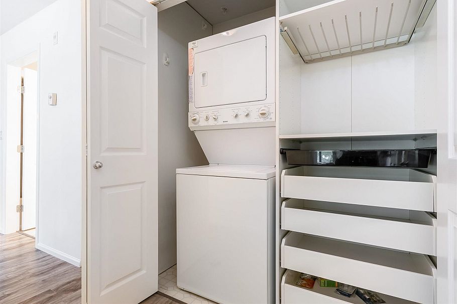 PH12 223 Mountain Highway North Vancouver, BC - 28