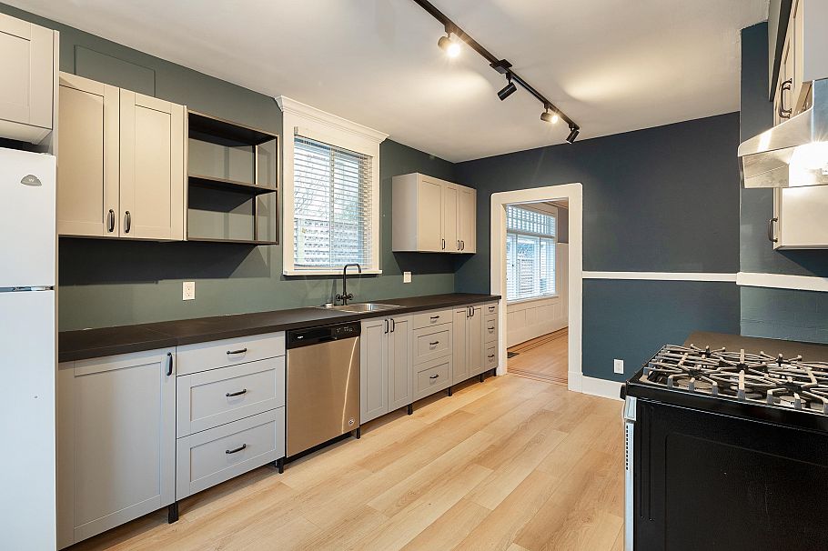 1511 Barclay Street Vancouver, BC - 2