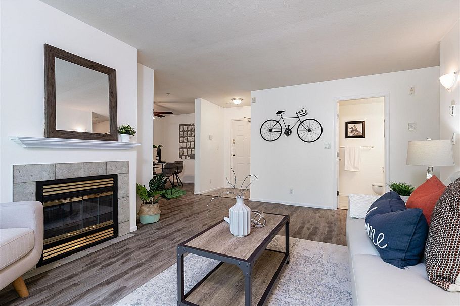 PH12 223 Mountain Highway North Vancouver, BC - 4