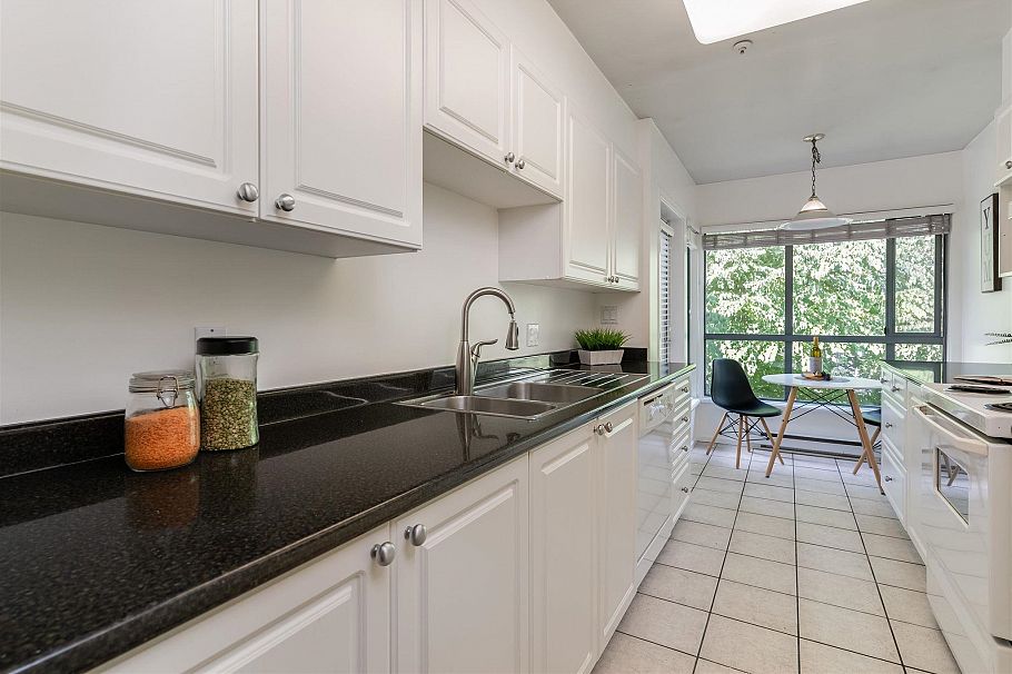 PH12 223 Mountain Highway North Vancouver, BC - 17