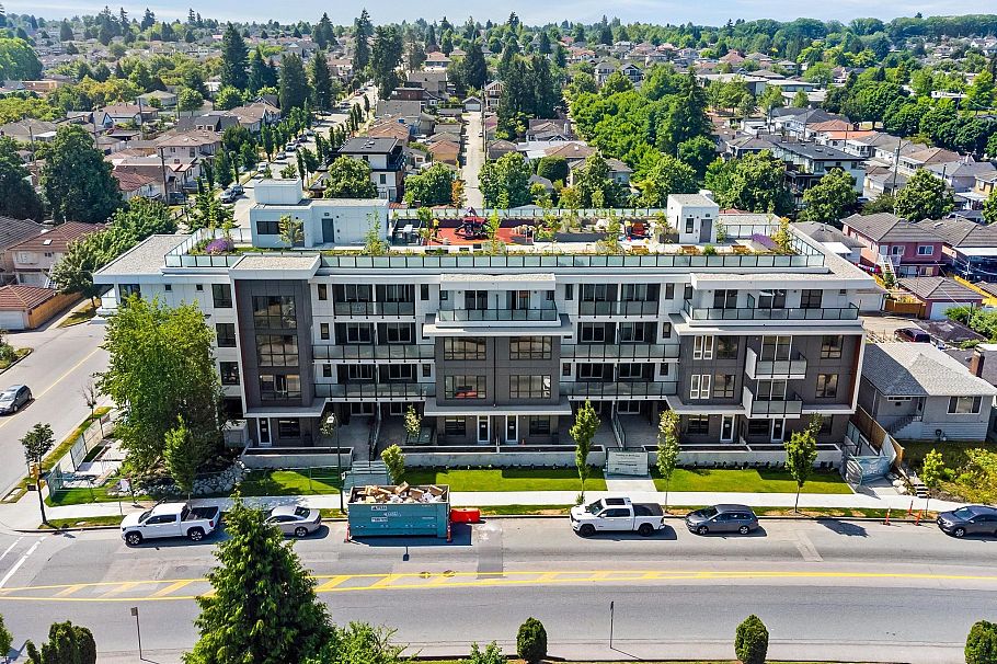 2386 E 33rd Avenue Vancouver, BC - 5