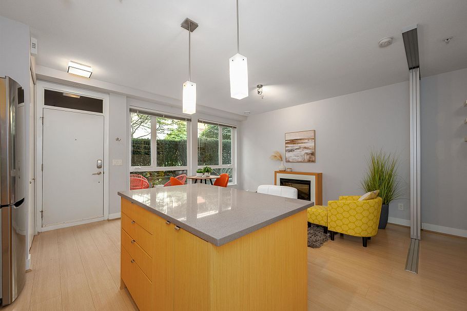 115 735 W 15th Street North Vancouver, BC - 13