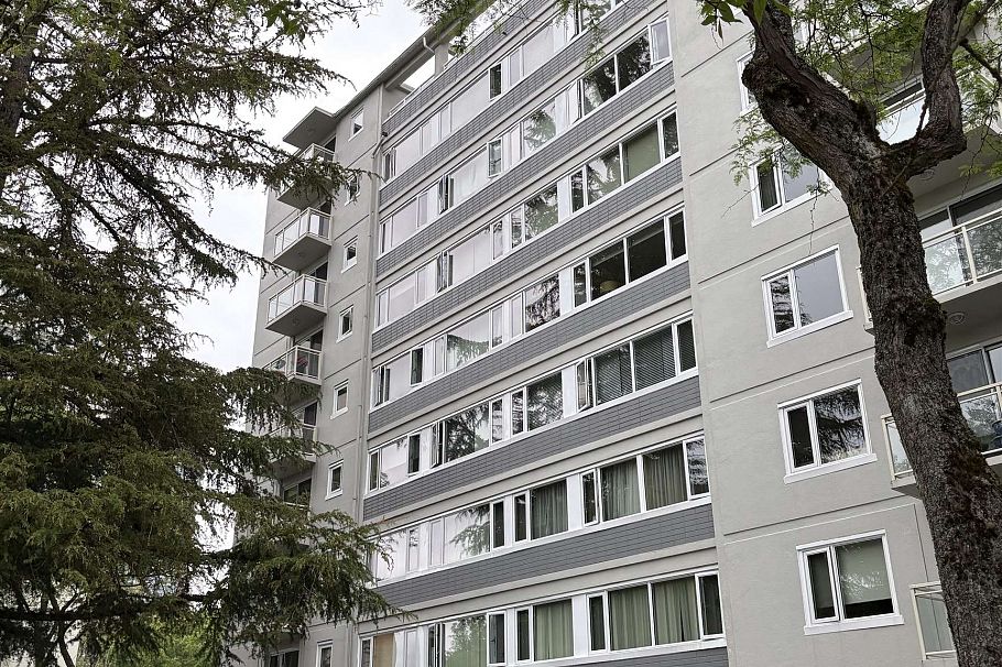 305 6076 Tisdall Street Vancouver, BC - 2