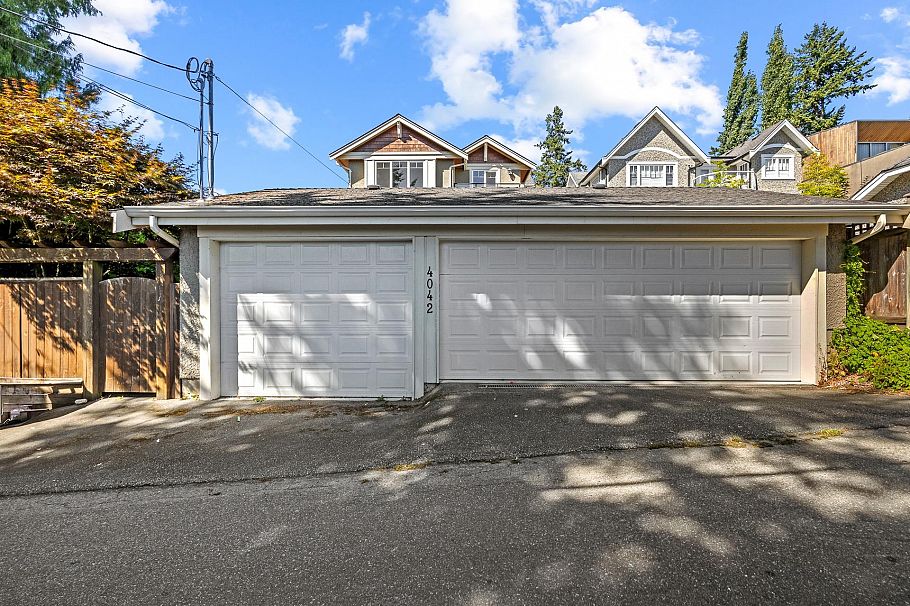 4042 W 34th Avenue Vancouver, BC - 40
