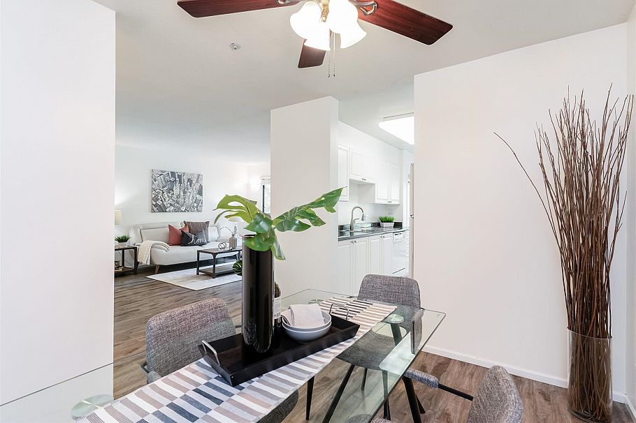 PH12 223 Mountain Highway North Vancouver, BC - 11