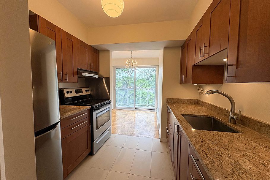 305 6076 Tisdall Street Vancouver, BC - 12