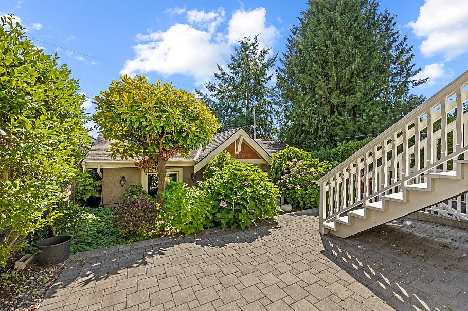 4042 W 34th Avenue Vancouver, BC - 38