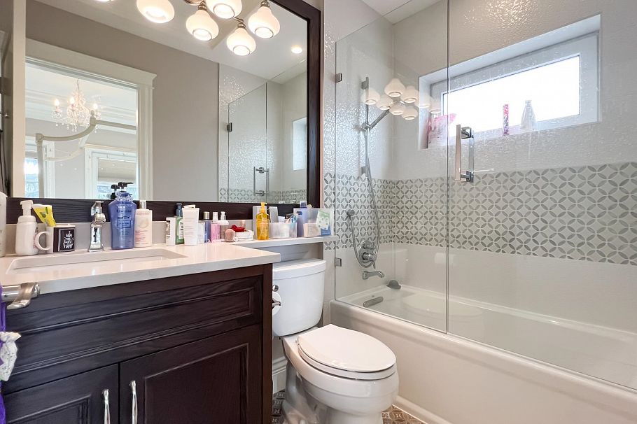 2071 W 36th Avenue Vancouver, BC - 13