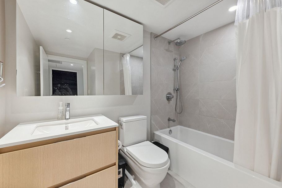 805 1500 Fern Street North Vancouver, BC - 13