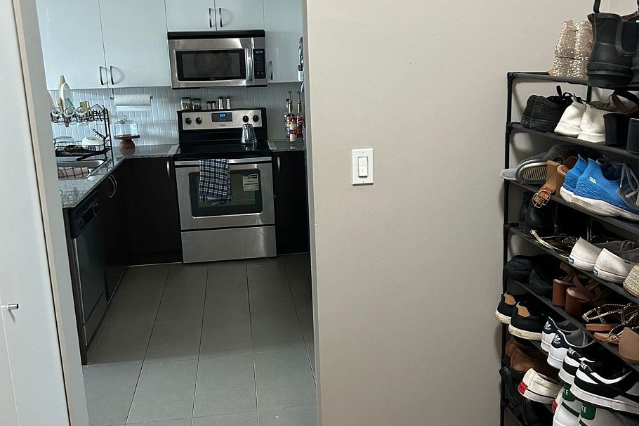 207 5605 Hampton Place Vancouver, BC - 3