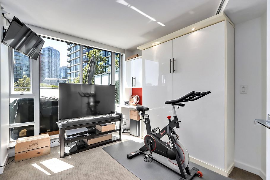 303 8 Smithe Mews Vancouver, BC - 19