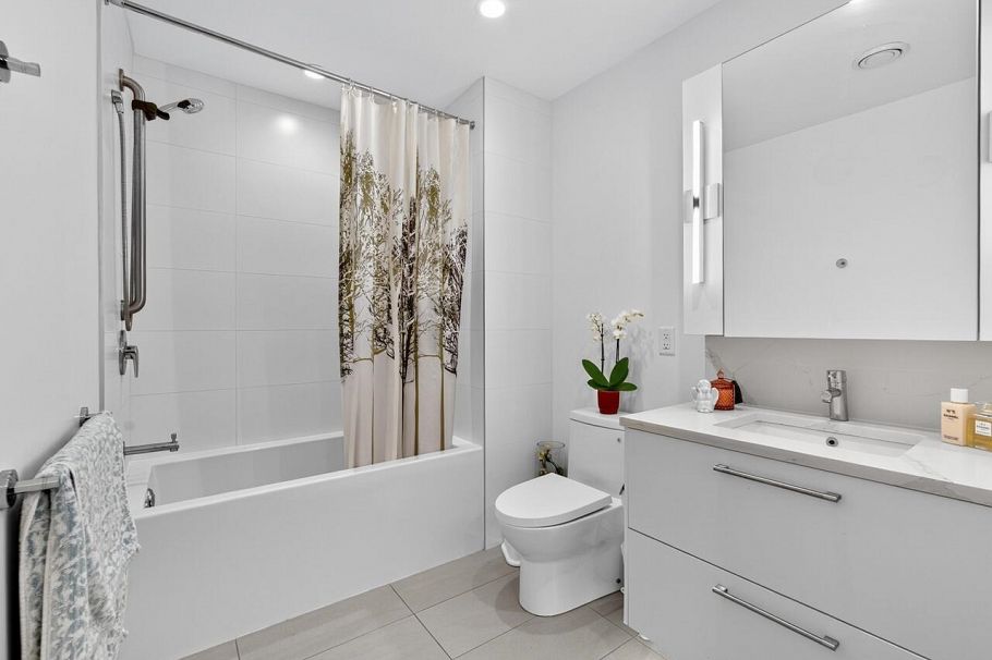 124 2035 Glenaire Drive North Vancouver, BC - 17