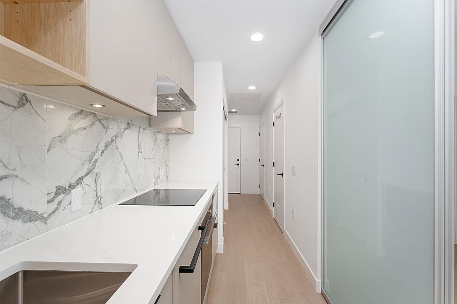 359 422 E 3rd Street North Vancouver, BC - 19