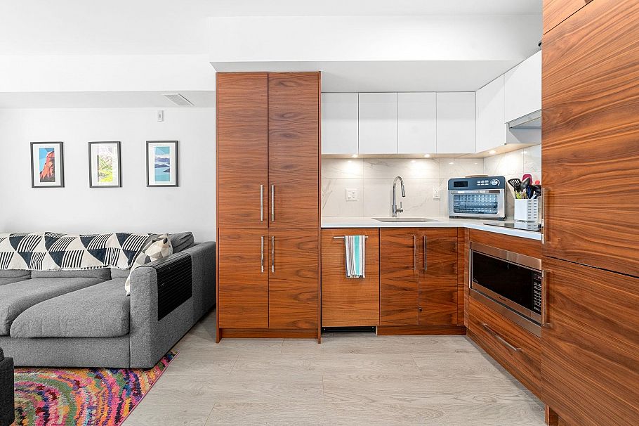 35 720 E 3rd Street North Vancouver, BC - 32