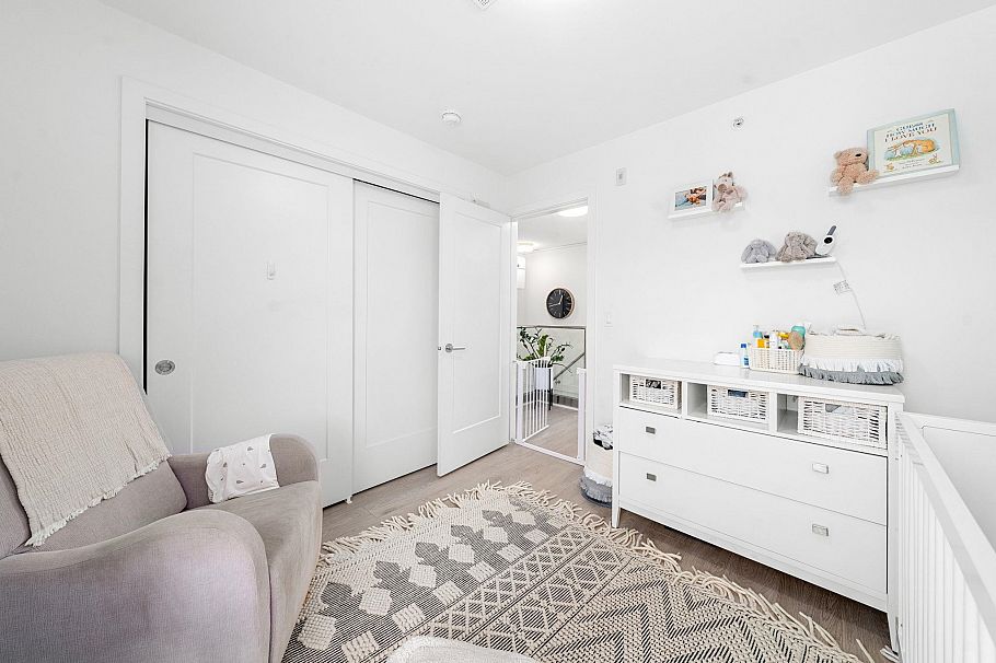 35 720 E 3rd Street North Vancouver, BC - 24