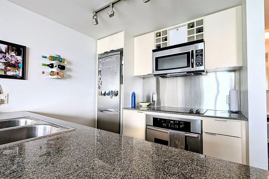 3301 233 Robson Street Vancouver, BC - 9