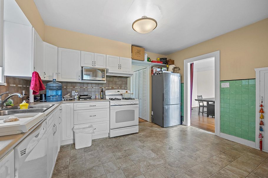 3579 W 18th Avenue Vancouver, BC - 10