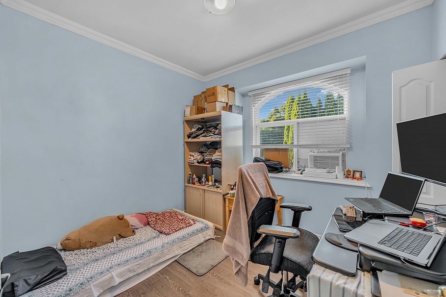 180 E 62nd Avenue Vancouver, BC - 11