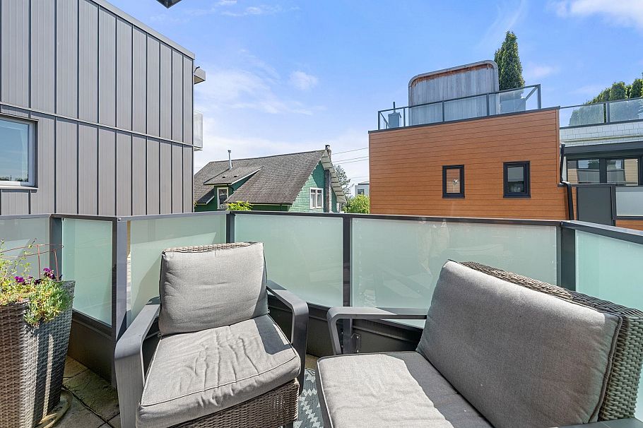 35 720 E 3rd Street North Vancouver, BC - 15