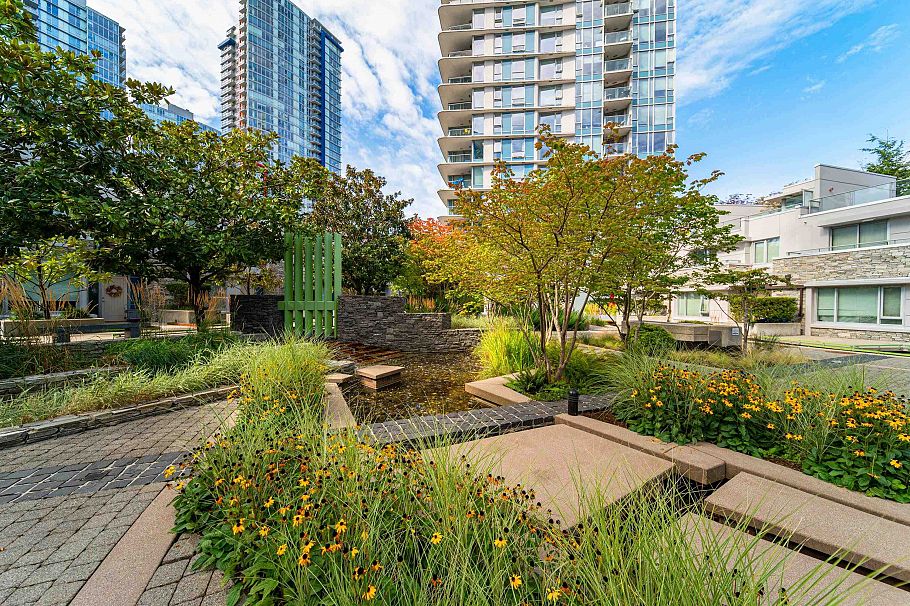 301 689 Abbott Street Vancouver, BC - 26