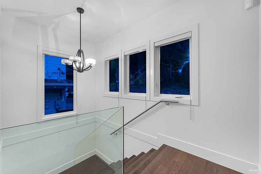 4061 St. Pauls Avenue North Vancouver, BC - 26