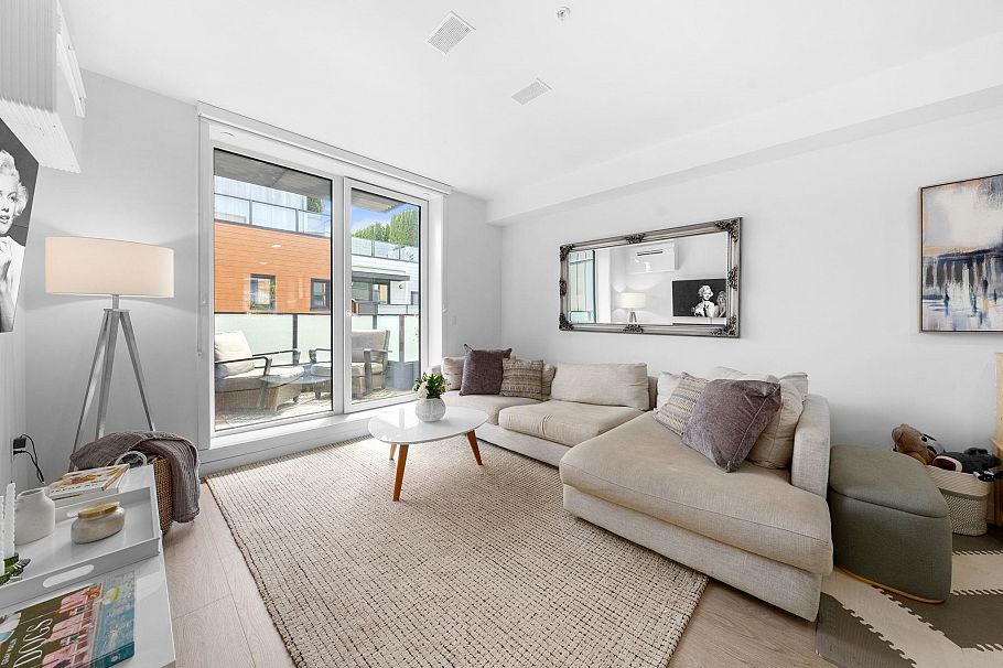 35 720 E 3rd Street North Vancouver, BC - 14