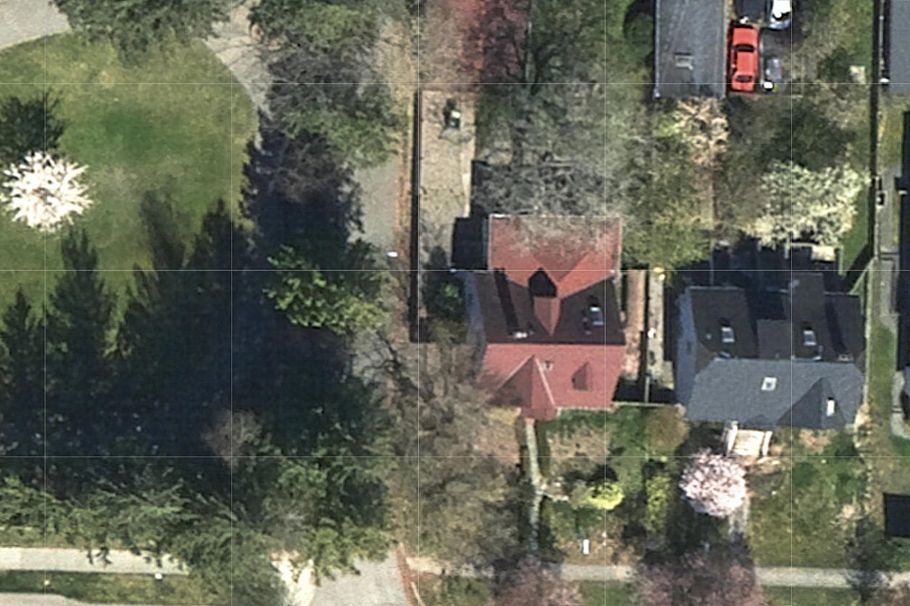 877 W 28th Avenue Vancouver, BC - 2