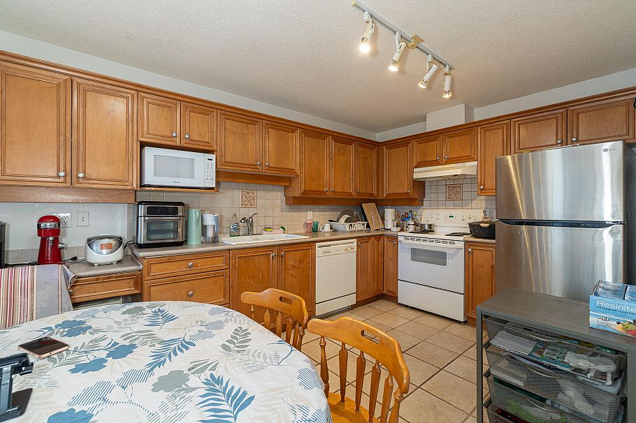 707 5639 Hampton Place Vancouver, BC - 9