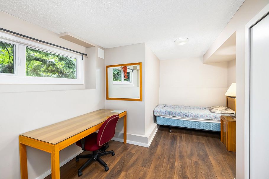 1135 Heritage Boulevard North Vancouver, BC - 24