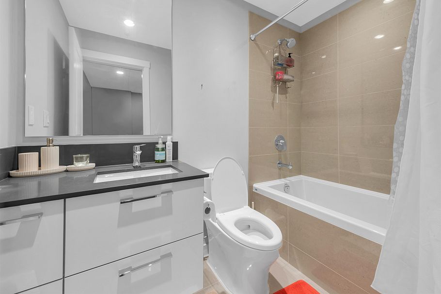 305 3487 Binning Road Vancouver, BC - 17