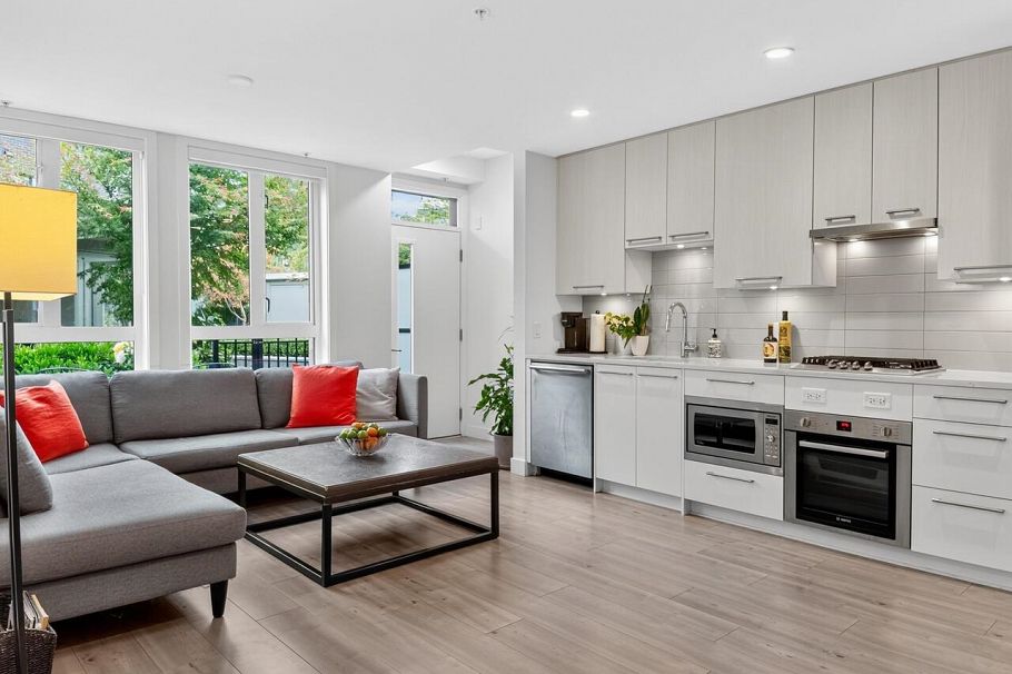 124 2035 Glenaire Drive North Vancouver, BC - 4