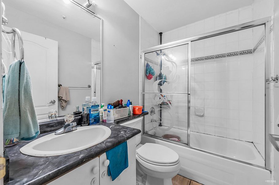 180 E 62nd Avenue Vancouver, BC - 5