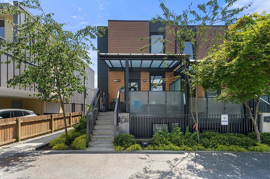 35 720 E 3rd Street North Vancouver, BC - 4