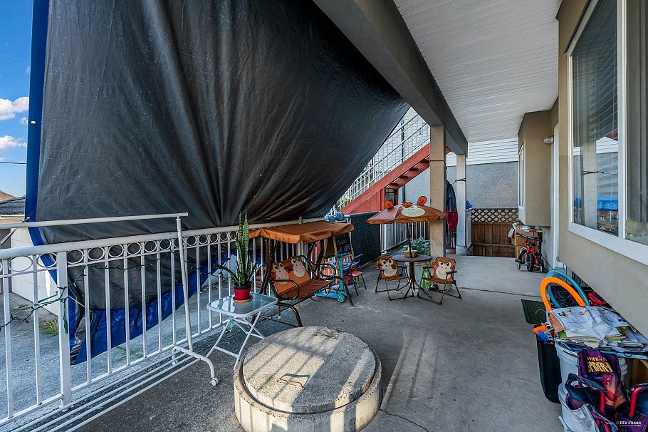 180 E 62nd Avenue Vancouver, BC - 25