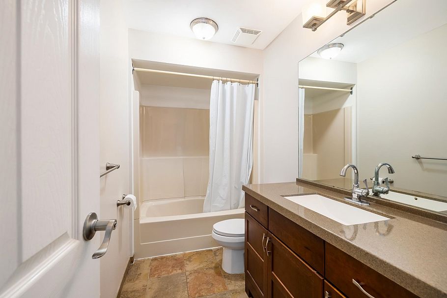 1135 Heritage Boulevard North Vancouver, BC - 19