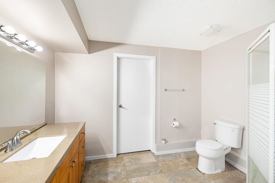 1135 Heritage Boulevard North Vancouver, BC - 23