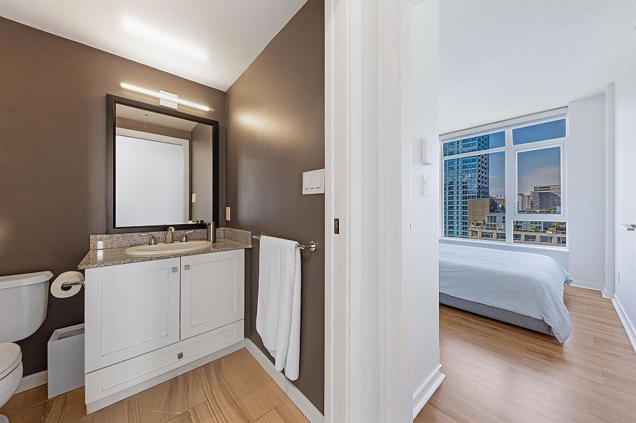 1502 480 Robson Street Vancouver, BC - 11