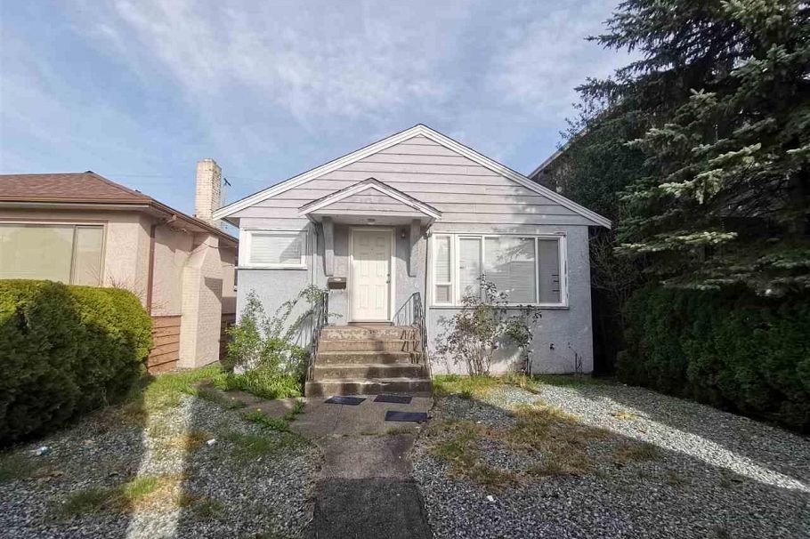 8556 Oak Street Vancouver, BC - 1