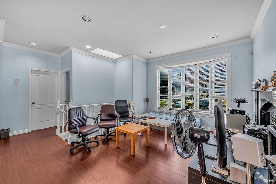 180 E 62nd Avenue Vancouver, BC - 14