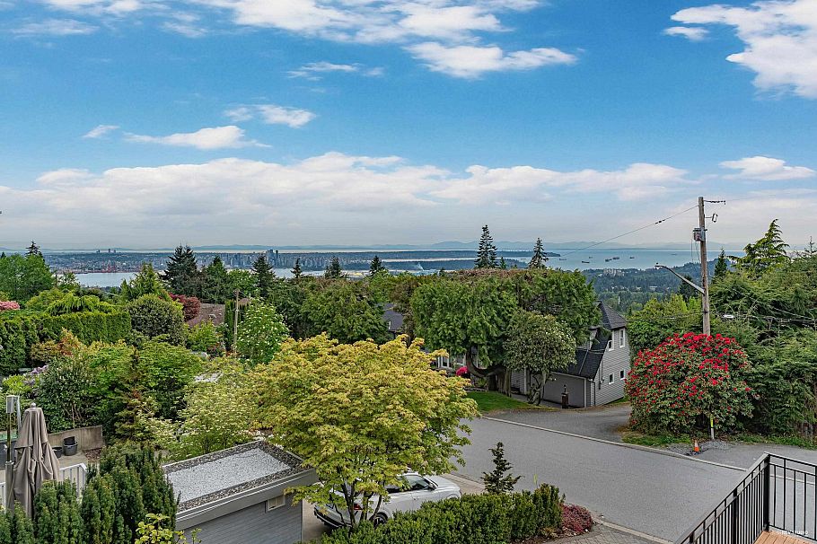 4061 St. Pauls Avenue North Vancouver, BC - 29