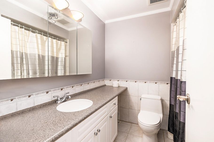 1135 Heritage Boulevard North Vancouver, BC - 15