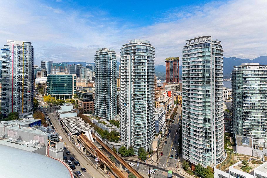 301 689 Abbott Street Vancouver, BC - 1